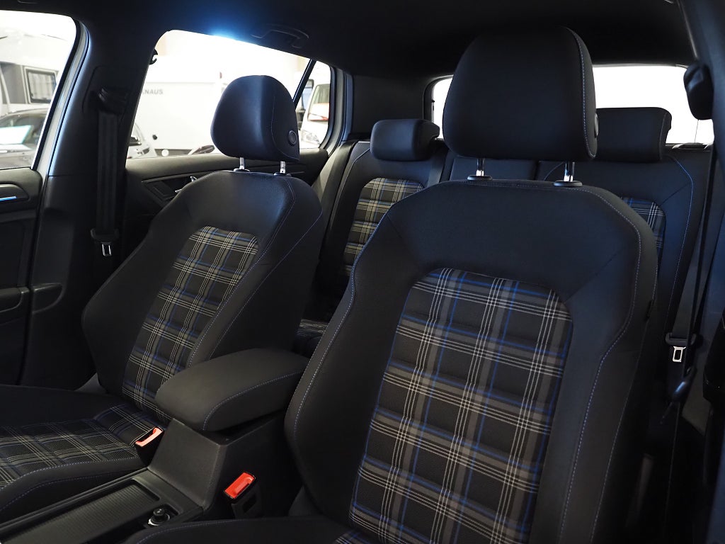 Volkswagen Golf GTE 1.4 TSI 204hk Plug-In Hybrid | Värmare | 2020
