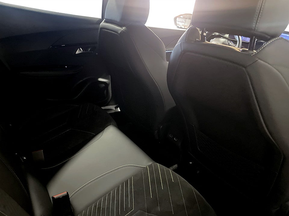 Bild på Peugeot 2008 GT Hybrid 145hk Aut B-KAMERA CARPLAY