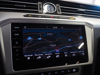 Kombi Volkswagen Passat 18 av 23