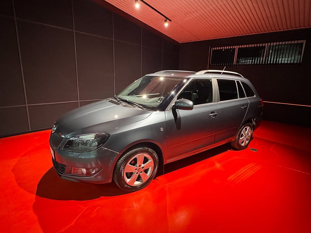 Skoda Fabia Kombi 1.2 TSI Ambition/ACC/Krok/PDC bak/Farth/Bluetooth