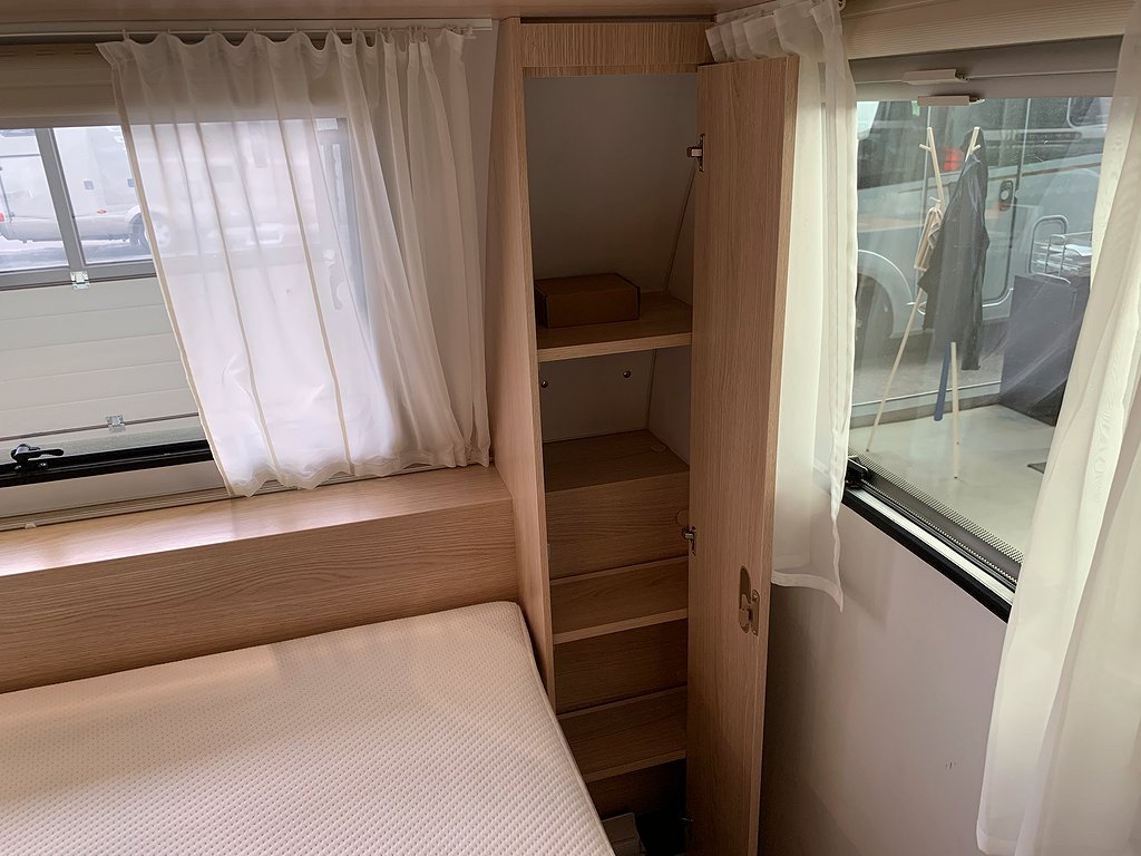Adria Aviva 563 PT / Barnkammare / 1500kg / 7 bäddar / 3-vån - Adria
