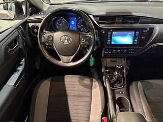 Toyota Auris 1.6 D-4D Active Mvärm Kamera Kamkedja S/V-hjul