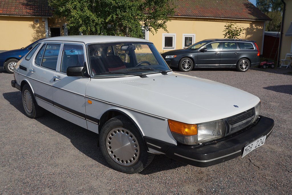 Saab 900 5-dörrar 2.0 Drag/ Nybes