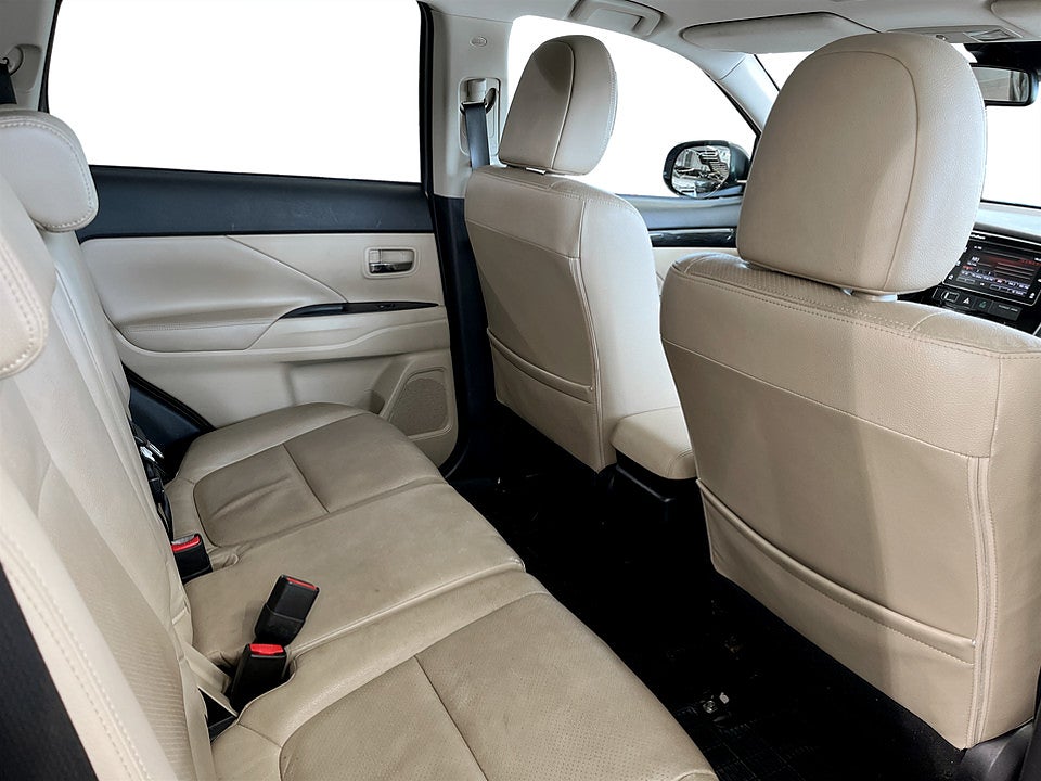 Bild på Mitsubishi Outlander Business 2.2 Di-D 150hk Aut 4WD B-KAMERA ELSTOL