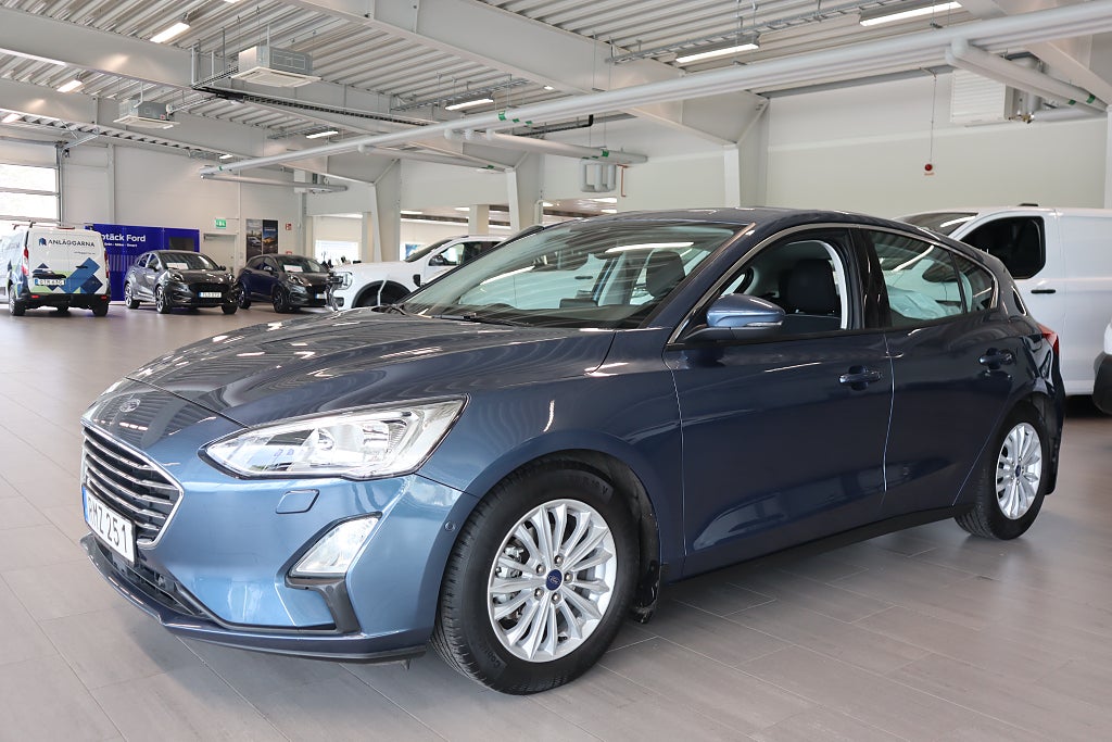 Ford Focus Titanium 5D 1.0T EcoBoost 125hk Aut *V-hjul*
