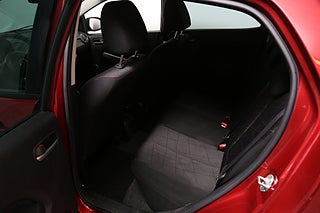 Halvkombi Mazda 2 9 av 25