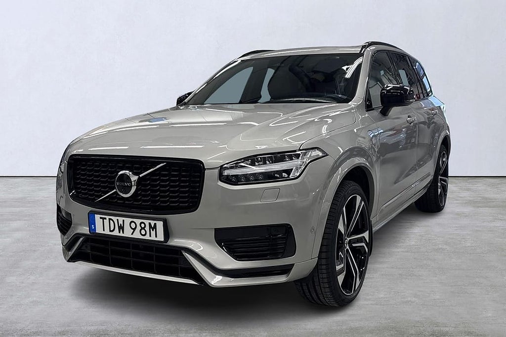 Volvo XC90 7-seater Recharge T8 Ultimate Dark Edition.