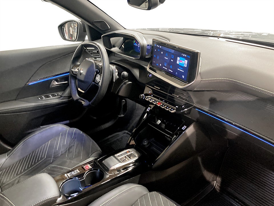 Bild på Peugeot 2008 GT 1.2 PT 130hk Aut B-KAMERA CARPLAY