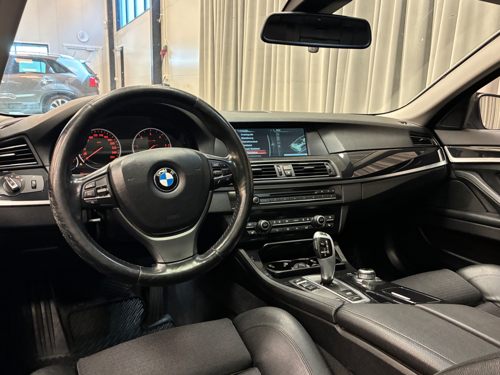 BMW 530 2013, bild 7/37