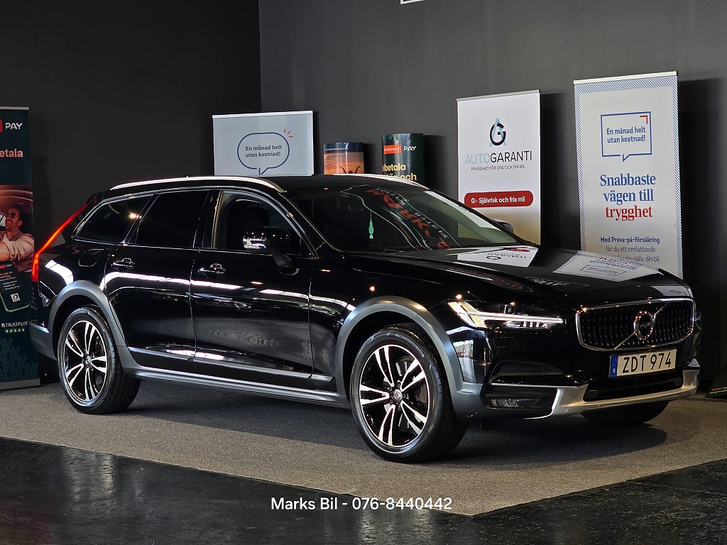 Volvo V90 Cross Country D5 AWD Momentum Plus 