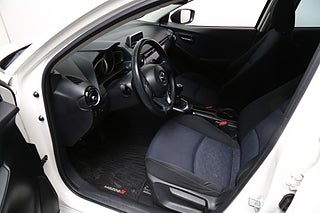 Halvkombi Mazda 2 10 av 23