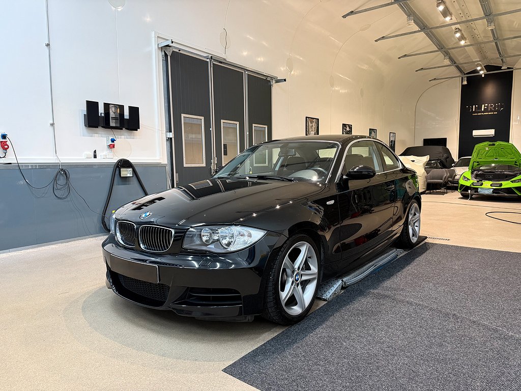 BMW 135 i Coupé - M-Sport/Lågmilad/Svensksåld