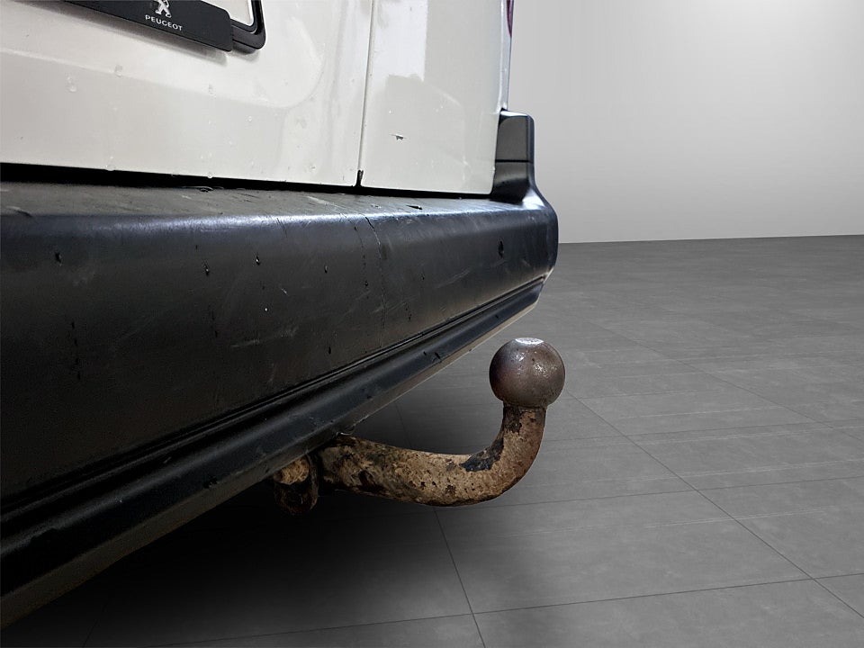 Bild på Peugeot Partner PRO 1.5 BlueHDi 130hk 4x4 L2 DRAG BACKSENSORER