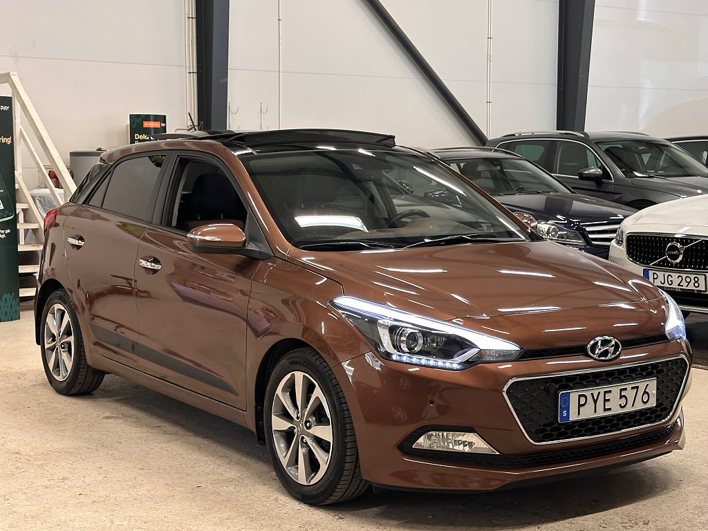 Hyundai i20 1.4 101HK PREMIUM PANORAMA VÄRMARE BT SENSORER RATTVÄRM