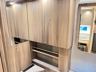 Husbil-halvintegrerad Kabe TMX 880 LQB 27 av 31