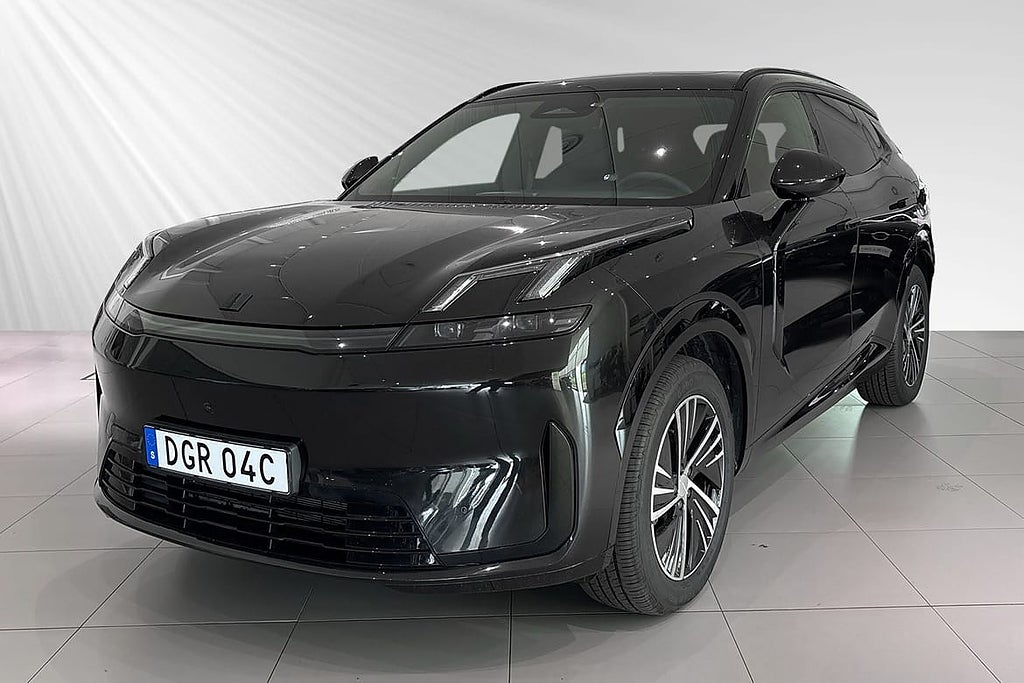 Lynk & Co 08 Core PHEV