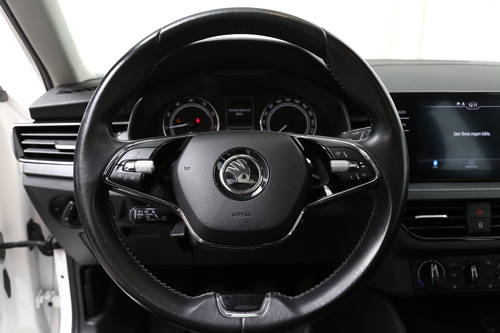 Skoda Kamiq 1,0 TSI Ambition 115hk Kamera Panorama Drag 2021