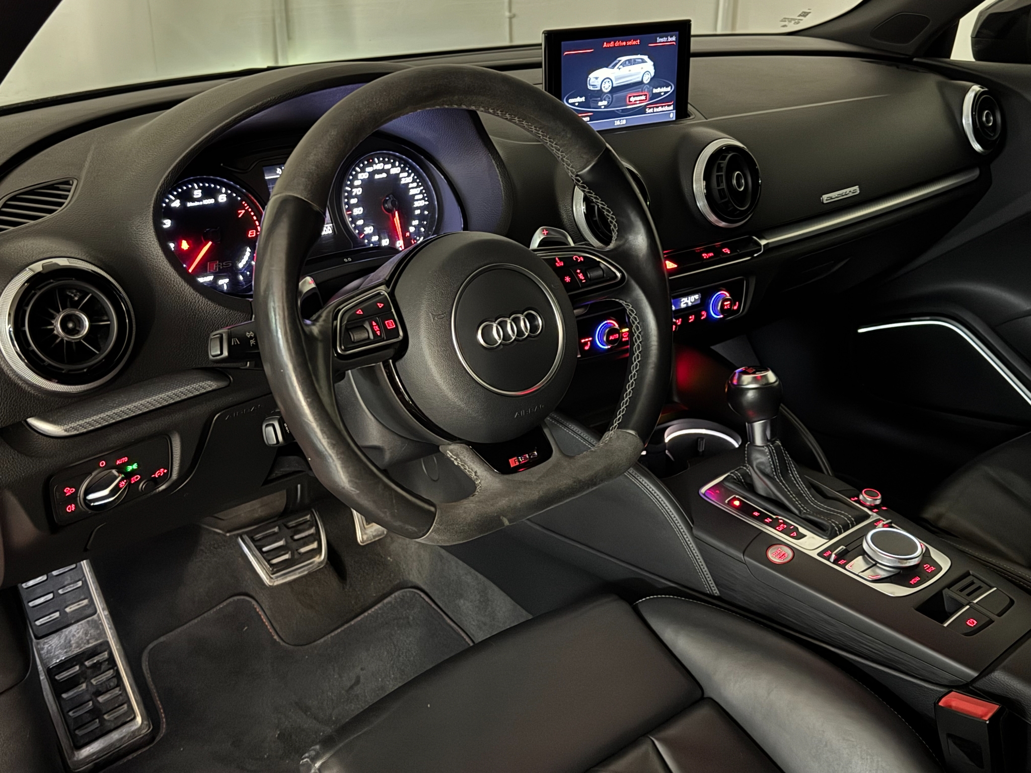Audi RS3 2016, photo 7/48