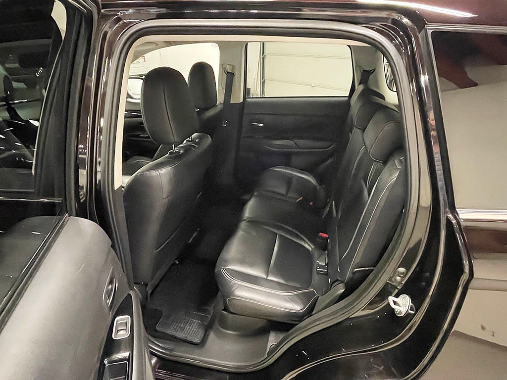 Mitsubishi Outlander PHEV Business Automat 203Hk