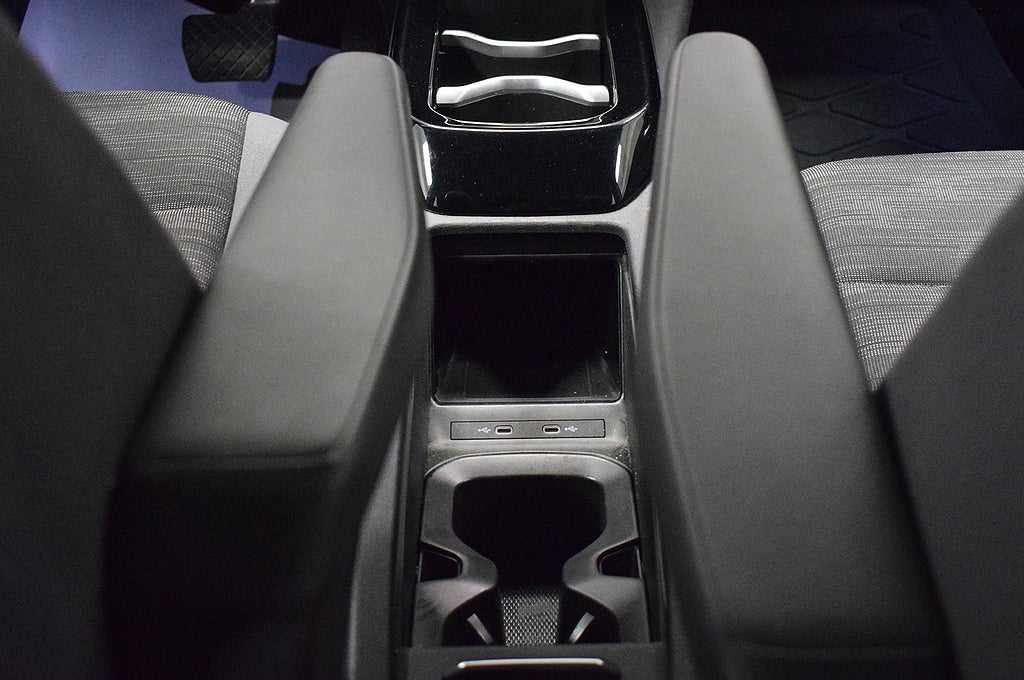 VOLKSWAGEN ID.4 PURE PERFORMANCE ATTELAGE GPS CARPLAY VENDU EN SUÈDE | 4X2 | BVA