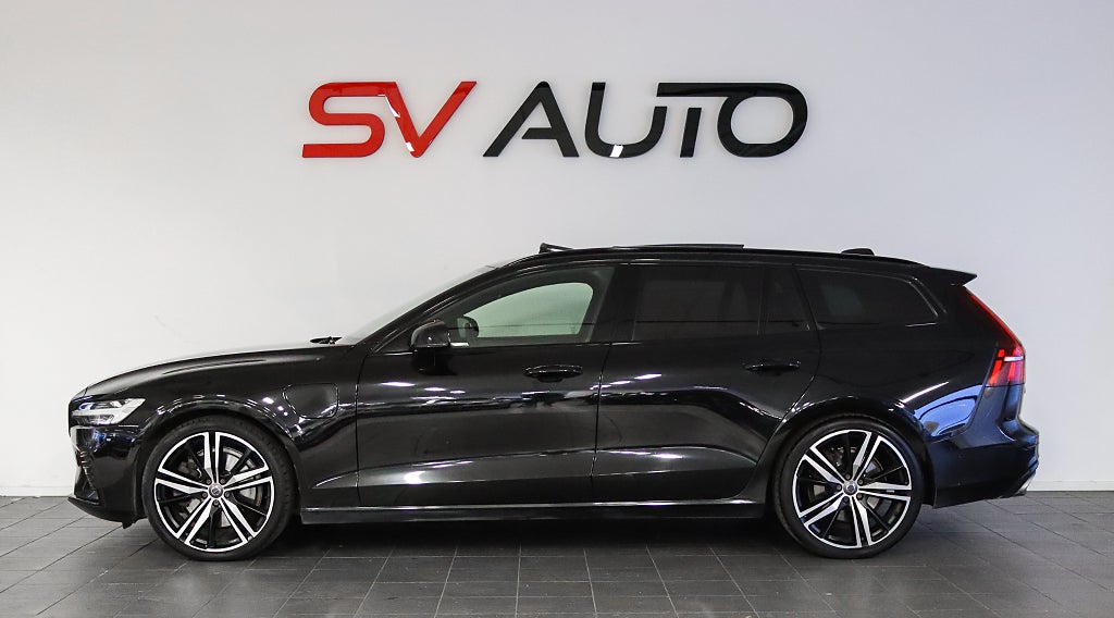 Volvo V60 Recharge T6 AWD R-Design B&W Panorama HuD Drag