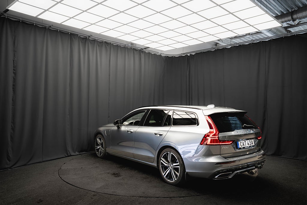 Volvo V60 Recharge T6 AWD R-Design DRAG H/K KAMERA ELSTOL MOMS