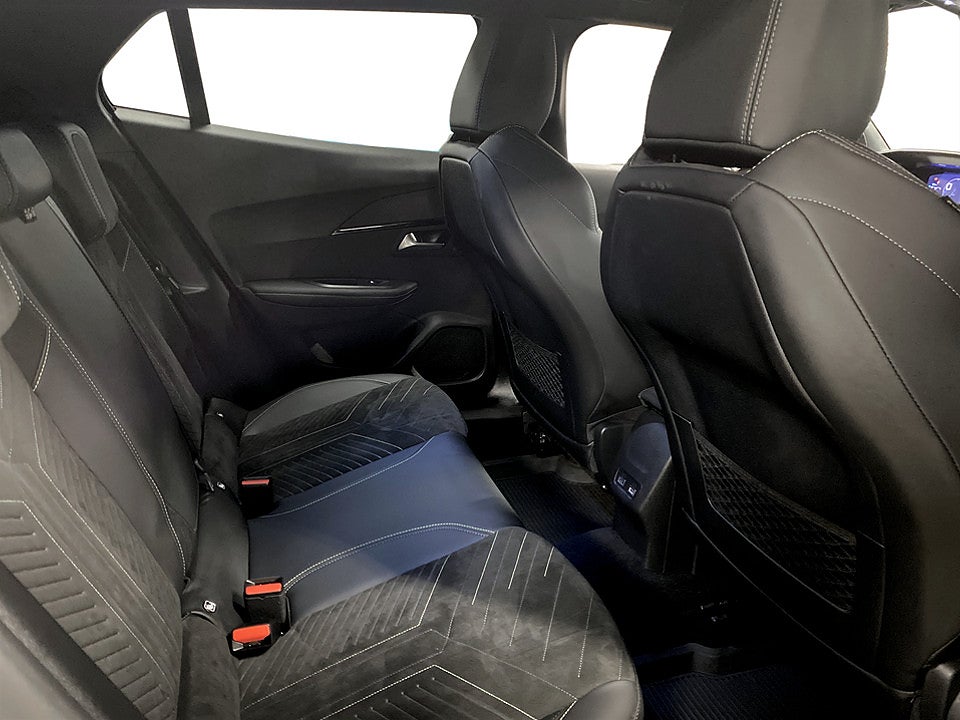 Bild på Peugeot 2008 GT 1.2 PT 130hk Aut B-KAMERA CARPLAY