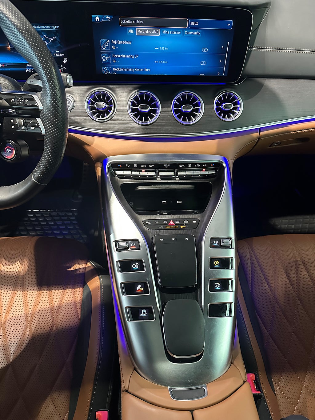 Mercedes-Benz AMG GT 4 43 4MATIC+ Krok Värmare - bild 14