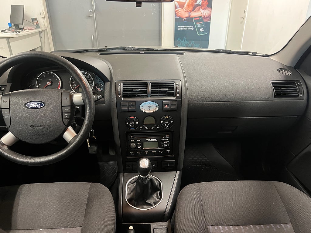 Ford Mondeo Hatchback 2.0 Manual, 145hp, 2003