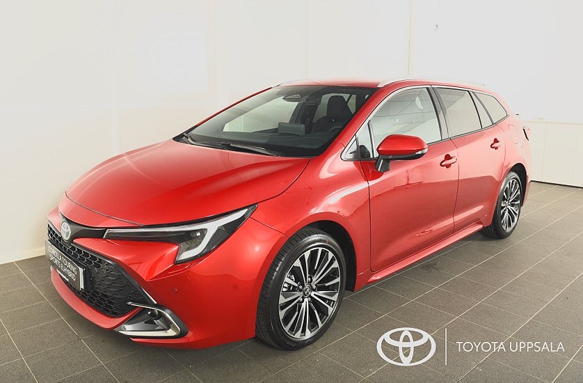 Toyota Corolla 2,95% RÄNTA + V-HJUL, GUMMIMATTOR & LACKSKYDD 9,900KR
