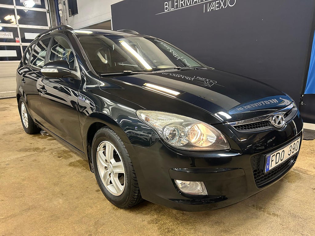 Hyundai i30 CW 1.6 CRDi Kombi /Välutrustad /Drag* 