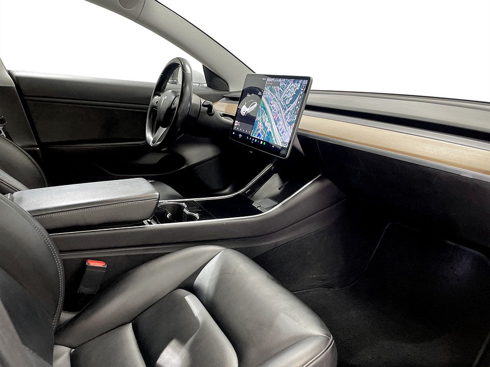 Bild på Tesla Model 3 Long Range 440hk Aut AWD PANO PREMIUM INTERIÖR