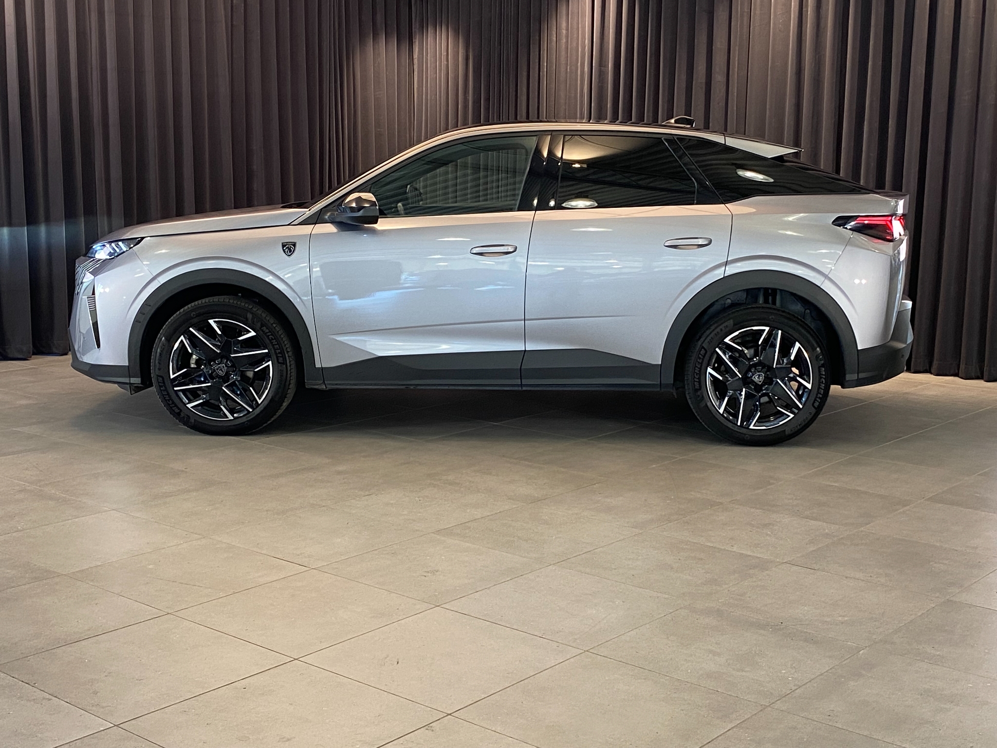 Peugeot 3008 GT HYBRID 136 AUT 2024, bild 3/107
