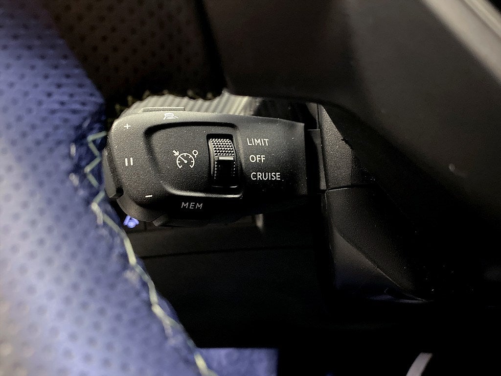 Bild på Peugeot 2008 GT 1.2 PT 130hk Aut - 360-KAMERA, CARPLAY, NAVI