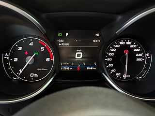 Alfa Romeo Stelvio 2.2 JTD 16V Q4 S&V-hjul/Kamera/Elstolar/Harman/kardon – bild 21
