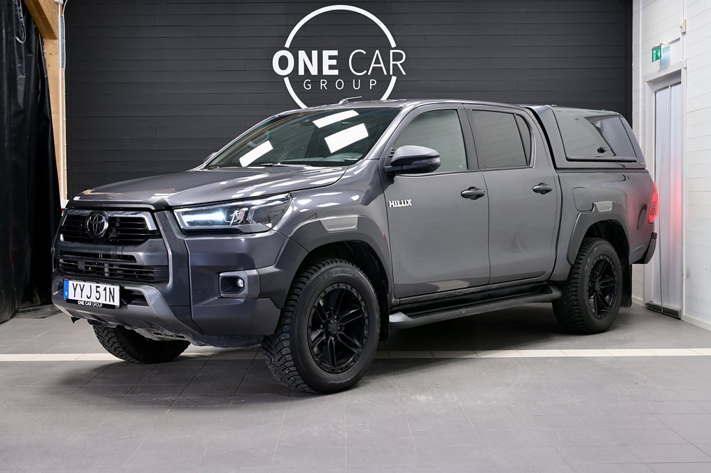 Toyota Hilux 2.8 4WD Invincible MOMS Värmare Diff JBL Kamera 204hk