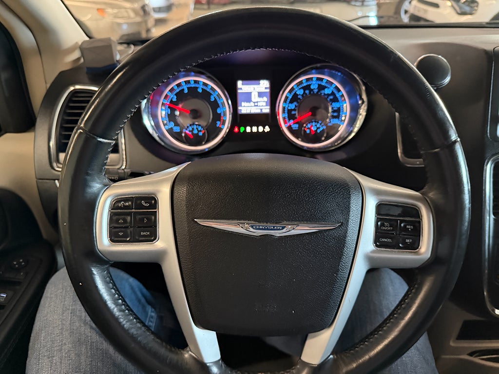 Chrysler Town & Country 3.6 V6 Flex Fuel STOW 'n Go