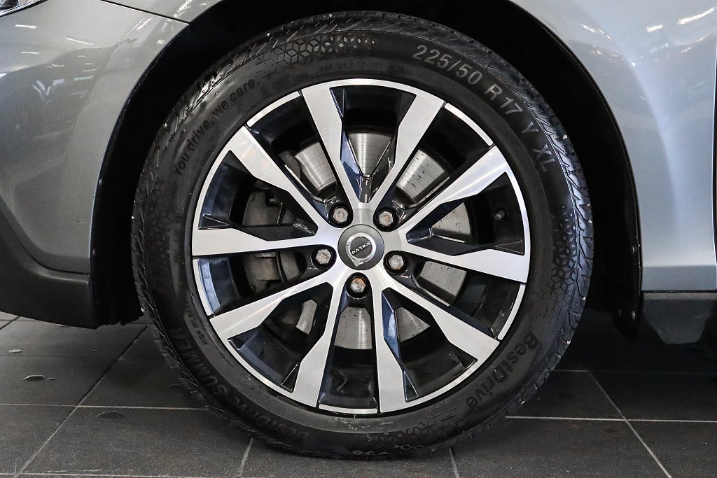 Volvo V40 Cross Country D3 Momentum Värmare Navi VoC B-Kam