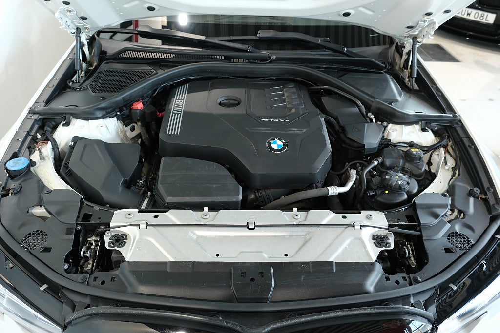 BMW 330i 2019 - miniatyr 18