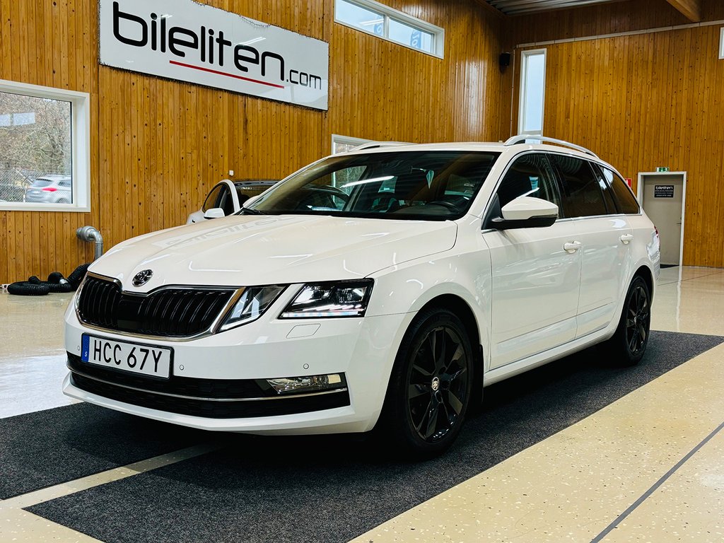 Skoda Octavia Kombi 1.5 TSI Premium Motorvärmare GPS Dragkrok