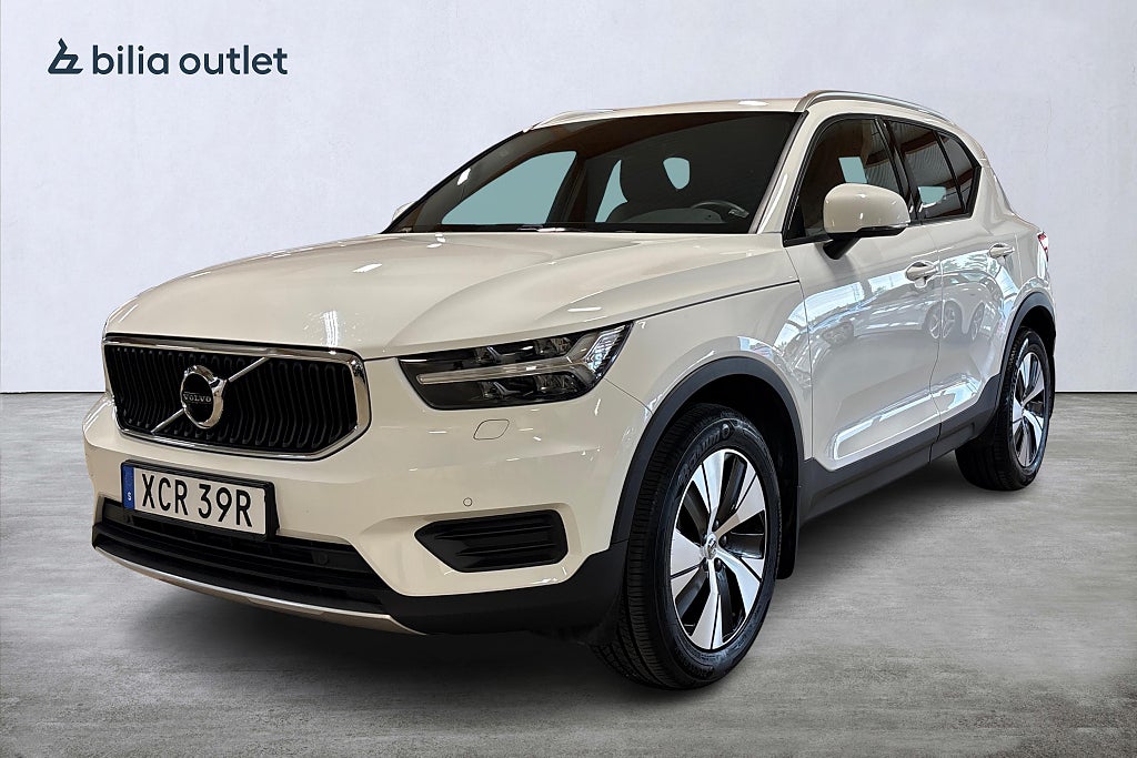 Volvo XC40 T3 Momentum Pro / B-Kamera / Keyless / Drag / Värmare