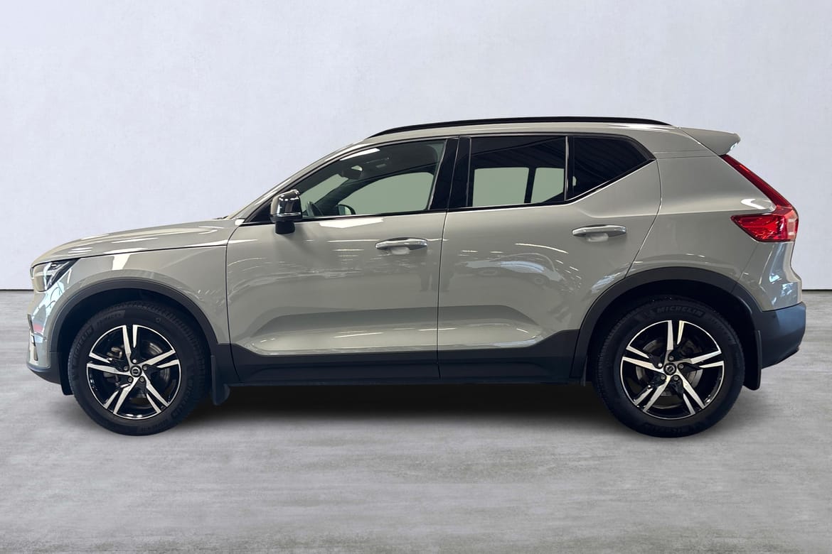 Volvo XC40 B3 Plus Dark 2025, bild 2/10