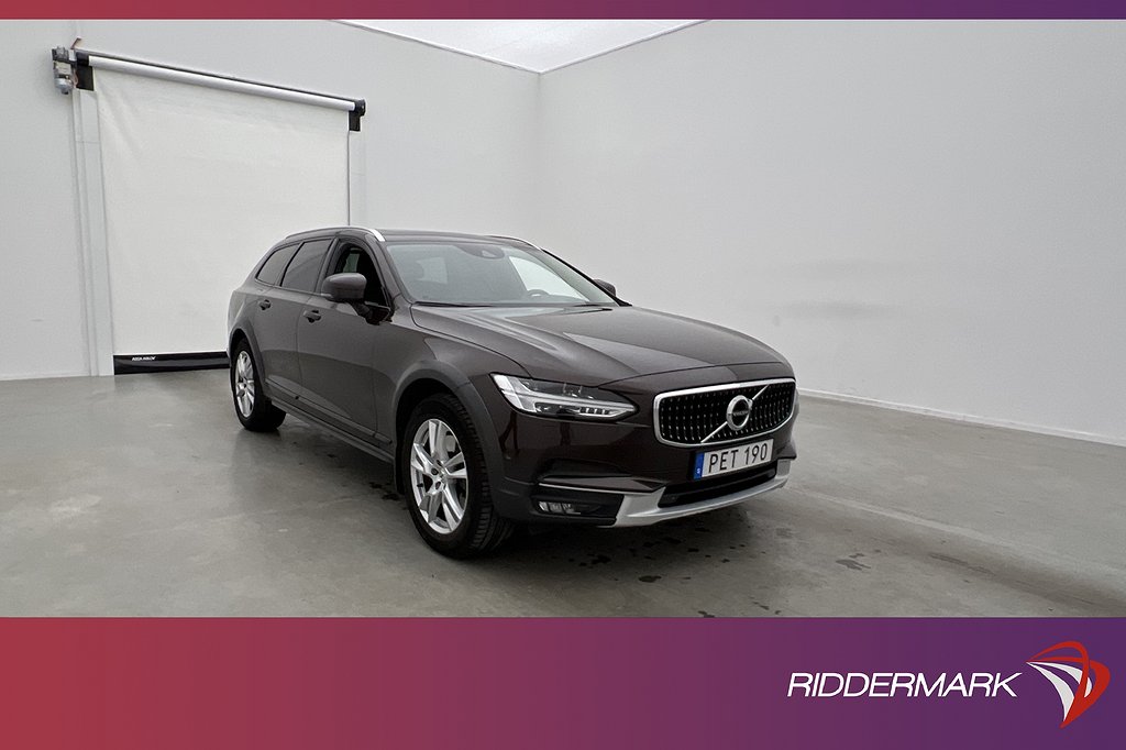 Volvo V90 Cross Country D5 AWD Pro VOC B&W D-Värm Pano Drag