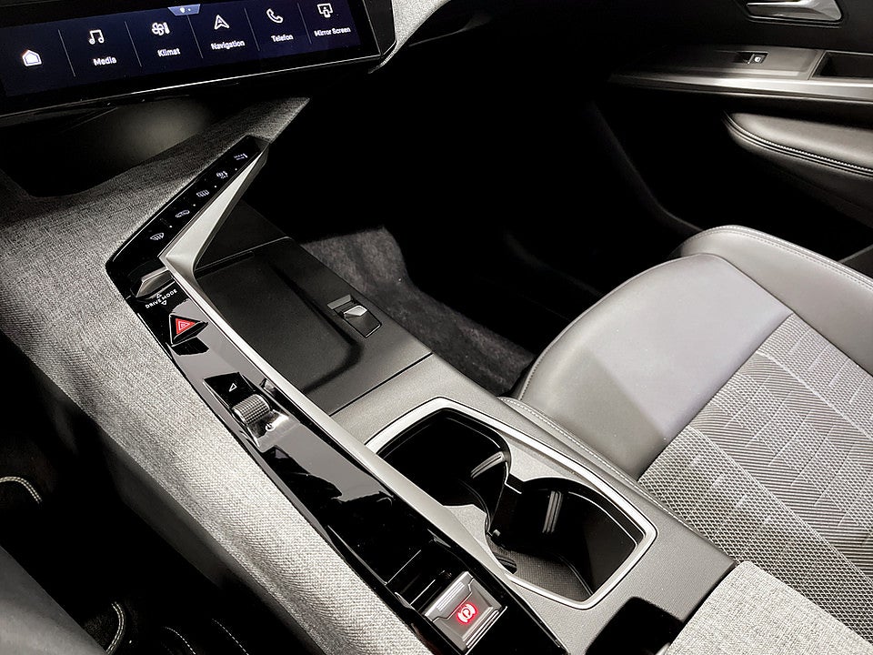 Bild på Peugeot 3008 GT Hybrid 145hk Aut B-KAMERA CARPLAY
