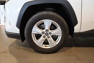 SUV Toyota RAV4 7 av 28