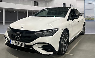 Sedan Mercedes-Benz EQE
