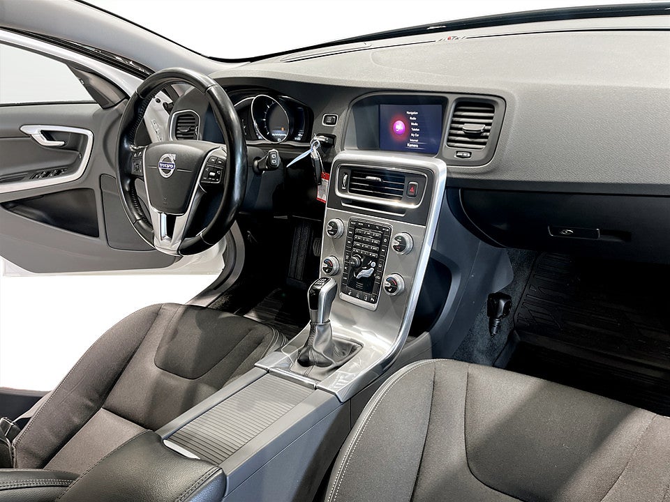 Bild på Volvo V60 Cross Country Momentum Cross Country D4 190hk BACKSENSORER