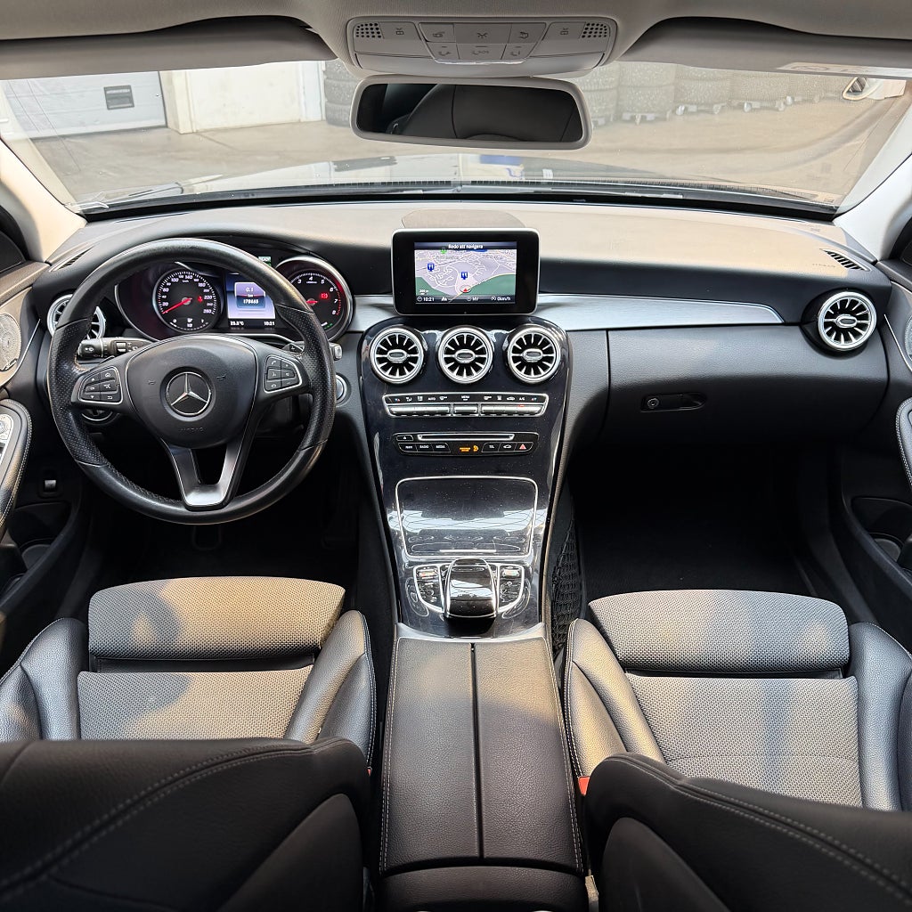 Mercedes-Benz C *HÖSTREA*350 T e Aut Burmester Luftfjädring Drag ACC