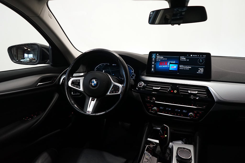 BMW 530e Touring B-kamera Läder Carplay 292hk 4.99% Ränta