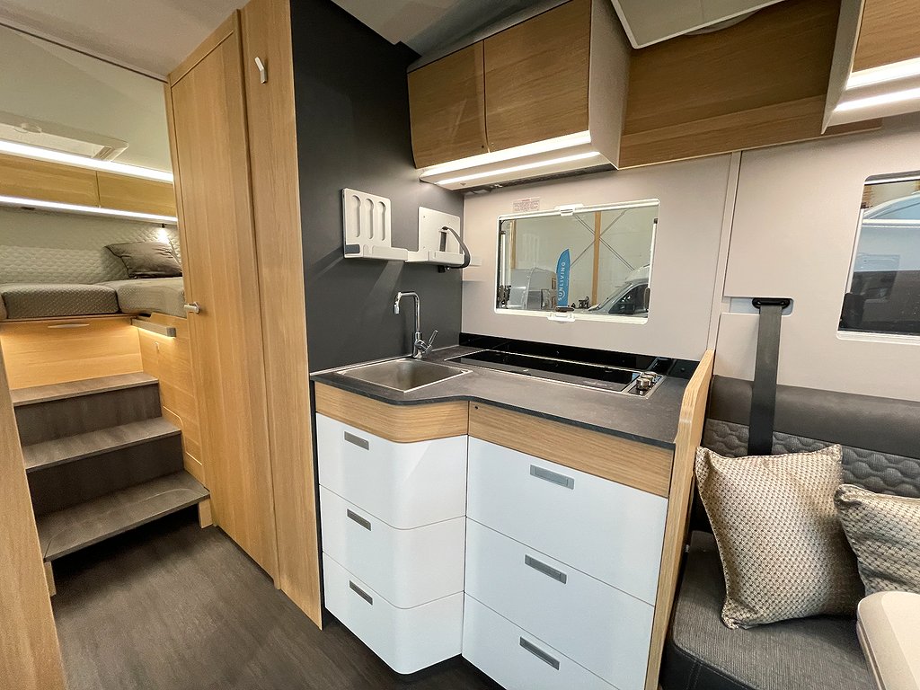 Adria Matrix Plus 670 DL / ALDE / Taksäng / Automat / F2F /  - Adria